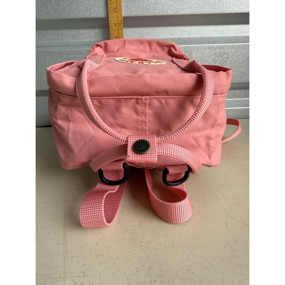 Fjallraven Kanken Mini Backpack 7L Pink Scandi Gorpcore travel school gorpcore - Picture 5 of 10